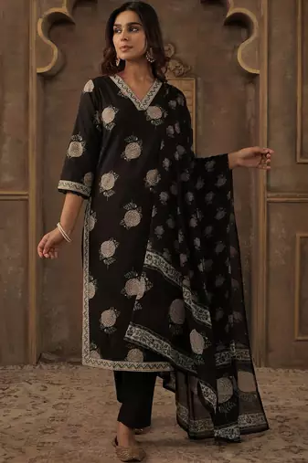 Women Floral Printed Regular Pure Cotton Kurta with Trousers & With Dupatta