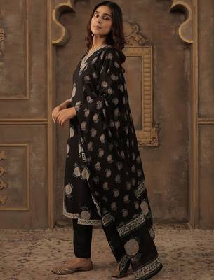Women Floral Printed Regular Pure Cotton Kurta with Trousers & With Dupatta 5
