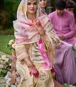 Women Floral Embroidered Regular Thread Work Kurta with Trousers & With Dupatta