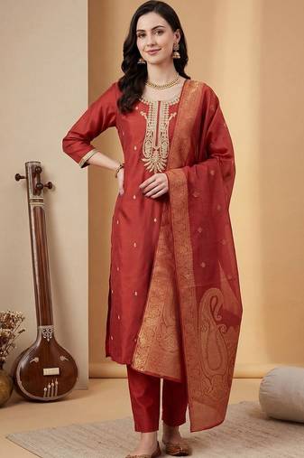 Women Ethnic Motifs Embroidered Regular Kurta with Trousers & With Dupatta