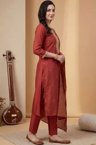 Women Ethnic Motifs Embroidered Regular Kurta with Trousers & With Dupatta