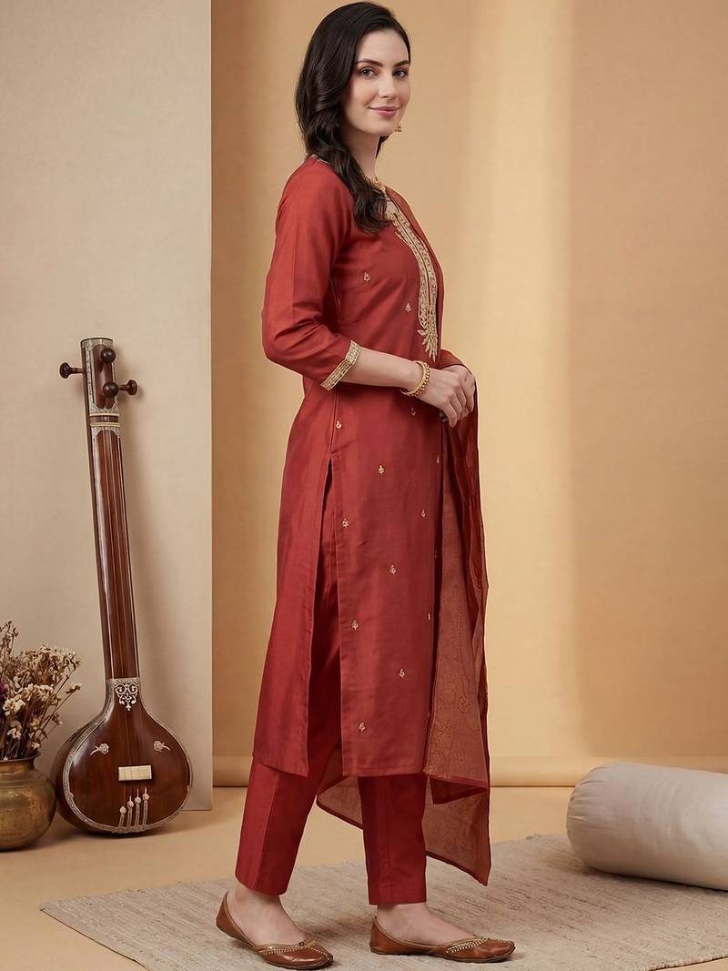 Women Ethnic Motifs Embroidered Regular Kurta with Trousers & With Dupatta