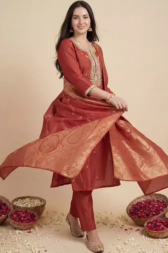 Women Ethnic Motifs Embroidered Regular Kurta with Trousers & With Dupatta