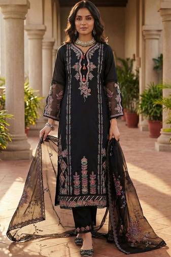 Women Floral Embroidered Regular Thread Work Kurta with Trousers & With Dupatta
