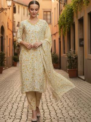 Women Floral Printed Regular Pure Cotton Kurta with Trousers & With Dupatta 1