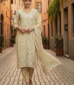 Women Floral Printed Regular Pure Cotton Kurta with Trousers & With Dupatta