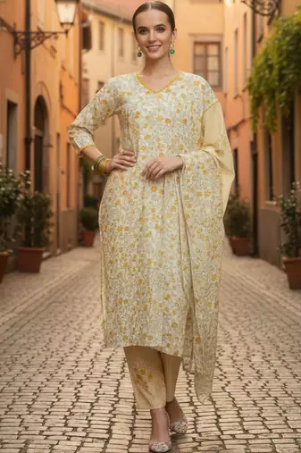 Women Floral Printed Regular Pure Cotton Kurta with Trousers & With Dupatta