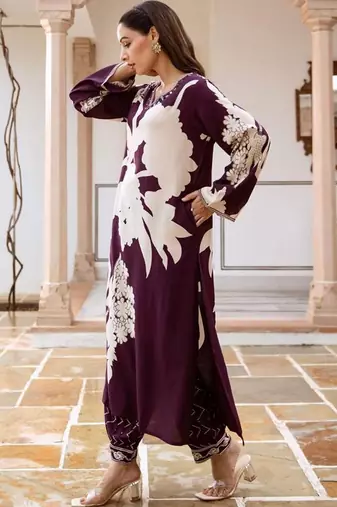 Women Floral Printed Regular Thread Work Kurta with Trousers