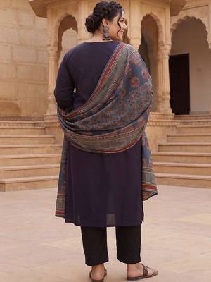 Plus Size Black Printed Straight Kurta Trousers With Dupatta Set 6