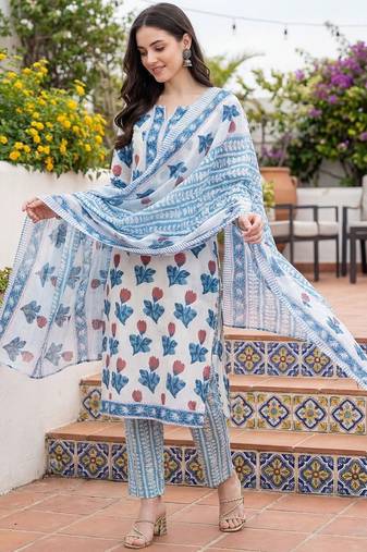Women Floral Printed Regular Pure Cotton Kurta with Trousers & With Dupatta