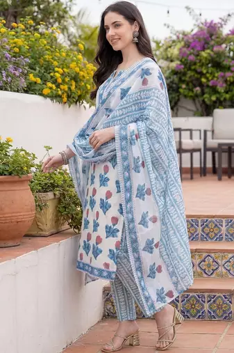 Women Floral Printed Regular Pure Cotton Kurta with Trousers & With Dupatta