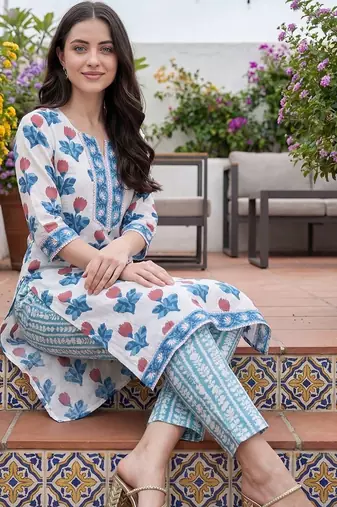Women Floral Printed Regular Pure Cotton Kurta with Trousers & With Dupatta