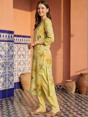 Women Floral Embroidered Regular Beads and Stones Kurta with Trousers 3
