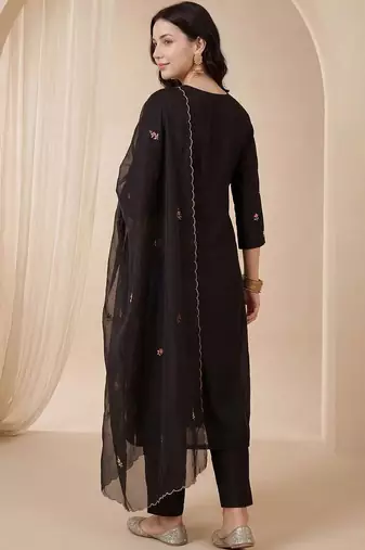 Women Floral Embroidered Regular Thread Work Kurta with Trousers & With Dupatta