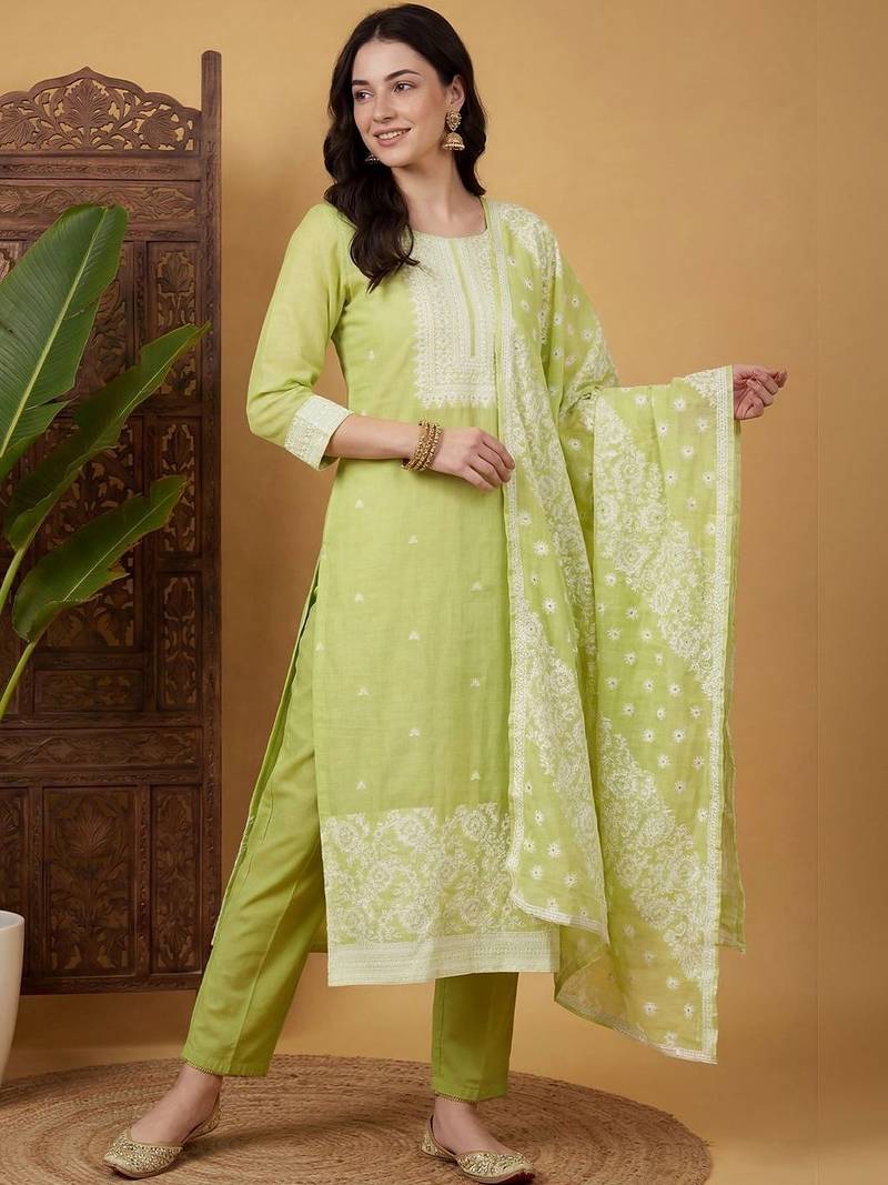 Women Ethnic Motifs Regular Kurta with Trousers & With Dupatta