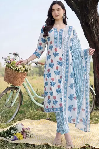 Women Floral Printed Regular Pure Cotton Kurta with Trousers & With Dupatta