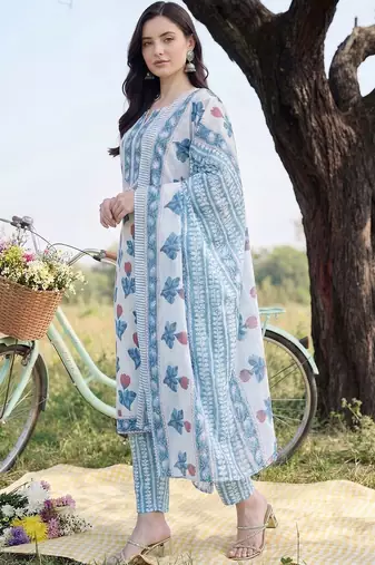 Women Floral Printed Regular Pure Cotton Kurta with Trousers & With Dupatta