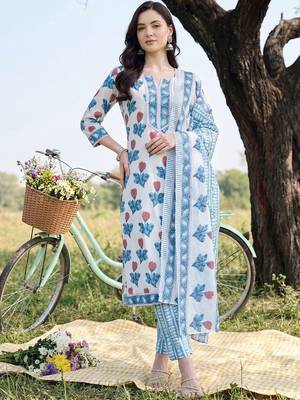 Women Floral Printed Regular Pure Cotton Kurta with Trousers & With Dupatta 5