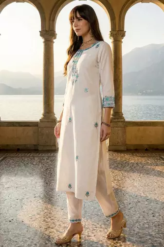 Women Floral Embroidered Regular Thread Work Pure Cotton Kurta with Trousers & With Dupatta
