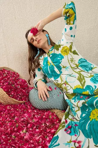 Women Floral Printed Regular Pure Cotton Kurta with Trousers