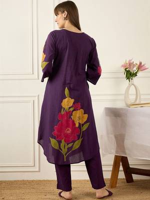 Women Floral Printed Regular Pure Cotton Kurta with Trousers 4