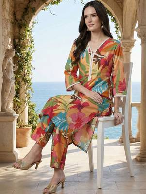 Women Floral Printed Regular Pure Cotton Kurta with Trousers 1