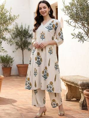 Women Floral Printed Regular Pure Cotton Kurta with Palazzos 1