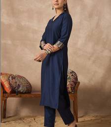 Women Regular Thread Work Kurta with Trousers