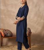 Women Regular Thread Work Kurta with Trousers