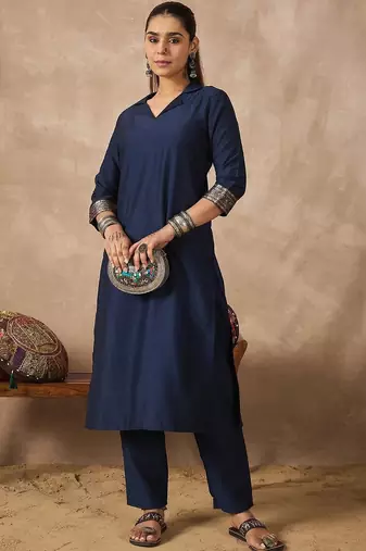 Women Regular Thread Work Kurta with Trousers