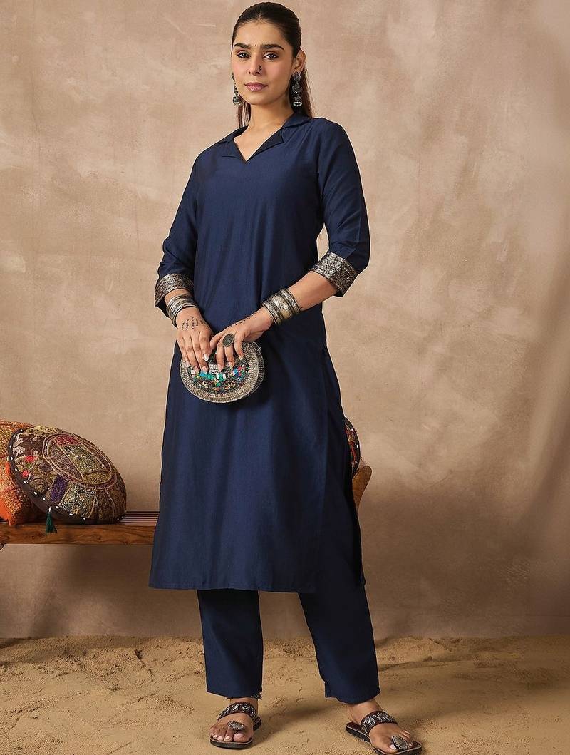 Women Regular Thread Work Kurta with Trousers