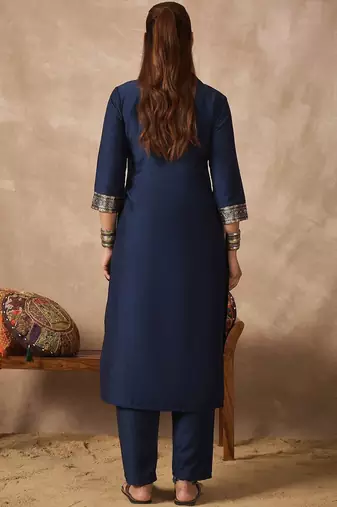 Women Regular Thread Work Kurta with Trousers