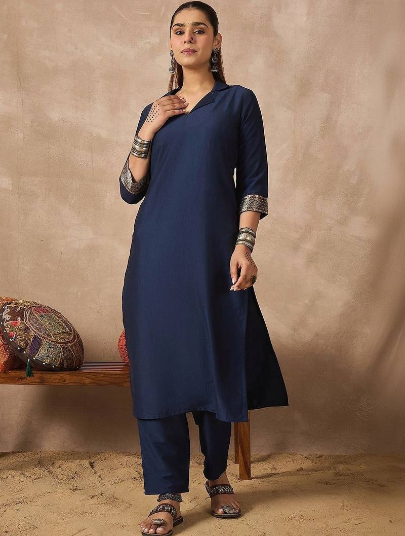 Women Regular Thread Work Kurta with Trousers