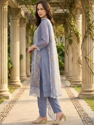 Women Ethnic Motifs Embroidered Regular Thread Work Kurta with Trousers & With Dupatta 3