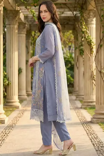 Women Ethnic Motifs Embroidered Regular Thread Work Kurta with Trousers & With Dupatta