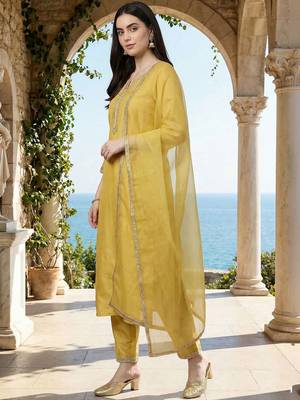 Women Embroidered Regular Thread Work Kurta with Trousers & With Dupatta 1