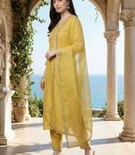 Women Embroidered Regular Thread Work Kurta with Trousers & With Dupatta