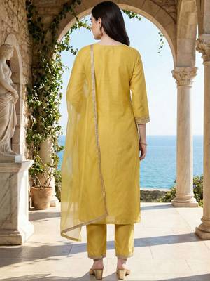 Women Embroidered Regular Thread Work Kurta with Trousers & With Dupatta 3