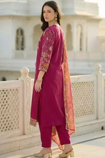 Women Ethnic Motifs Embroidered Regular Thread Work Kurta with Trousers & With Dupatta