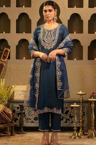 Women Ethnic Motifs Embroidered Regular Thread Work Liva Kurta with Trousers & With Dupatta