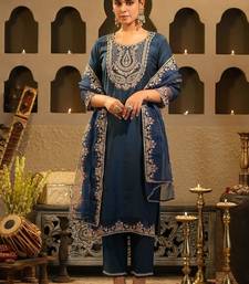 Women Ethnic Motifs Embroidered Regular Thread Work Liva Kurta with Trousers & With Dupatta