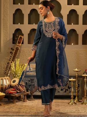 Women Ethnic Motifs Embroidered Regular Thread Work Liva Kurta with Trousers & With Dupatta 4
