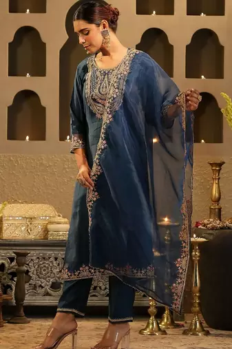Women Ethnic Motifs Embroidered Regular Thread Work Liva Kurta with Trousers & With Dupatta