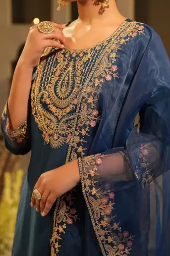 Women Ethnic Motifs Embroidered Regular Thread Work Liva Kurta with Trousers & With Dupatta