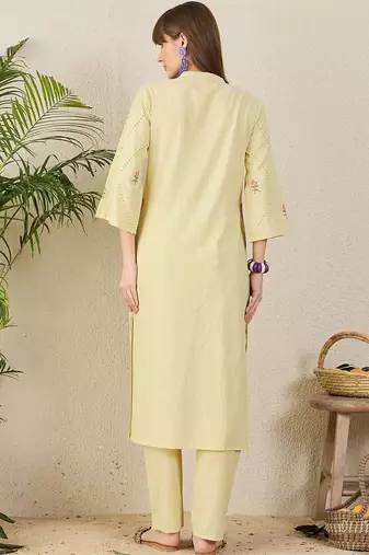 Women Floral Embroidered Regular Beads and Stones Pure Cotton Kurta with Trousers