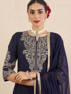 Women Solid Woven Design Kurta with Pyjama & Dupatta 1