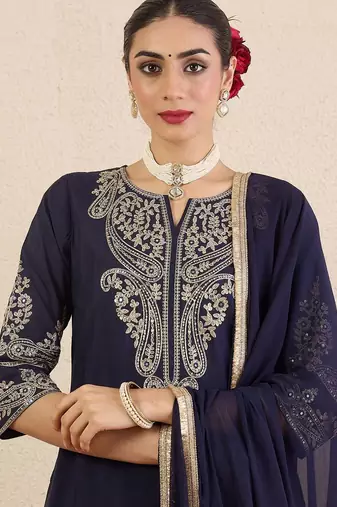 Women Solid Woven Design Kurta with Pyjama & Dupatta