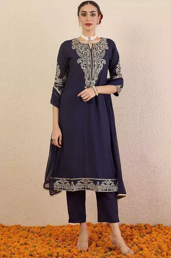 Women Solid Woven Design Kurta with Pyjama & Dupatta