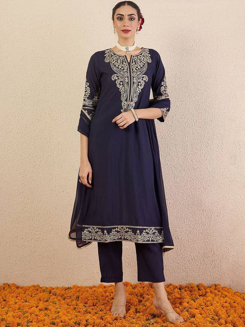 Women Solid Woven Design Kurta with Pyjama & Dupatta