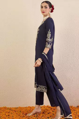 Women Solid Woven Design Kurta with Pyjama & Dupatta